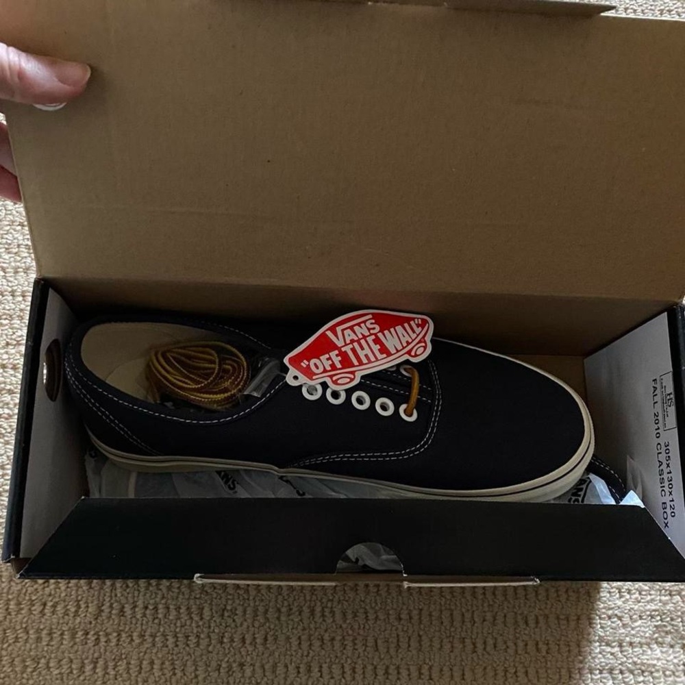 NWT Navy Blue Canvas Vans - Picture 2 of 7